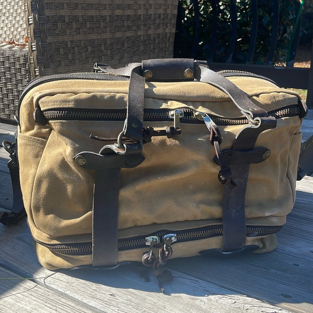 Filson “Talon Era” Outfitter bag. Medium.